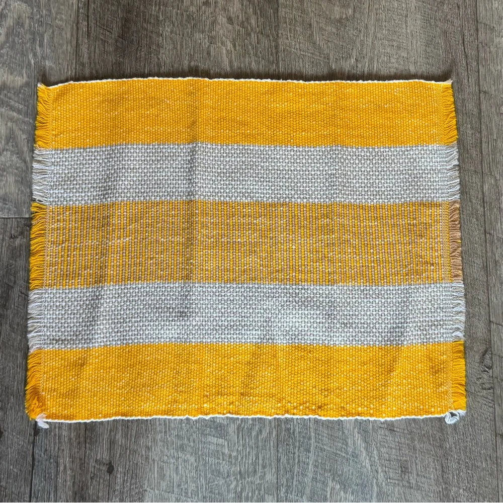 N/A set yellow